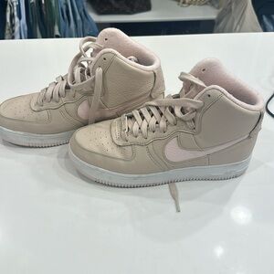 Nike Airforce 1 High Sculpt in Sandrift size 10